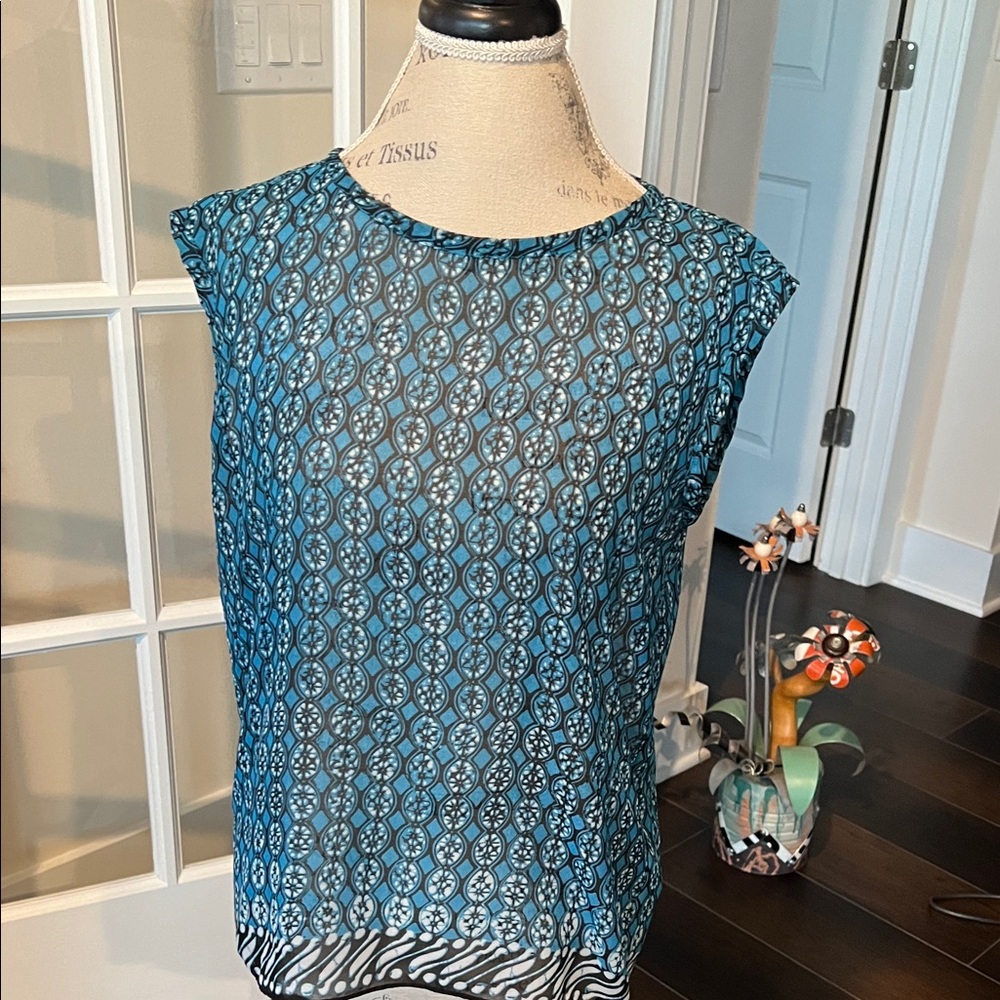 Two by Vince Camuto Teal and Black Sleeveless Printed Blouse